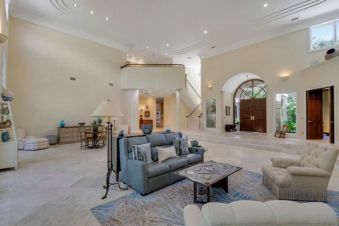 For Sale: $1,695,000 (4 beds, 5 baths, 5297 Square Feet)