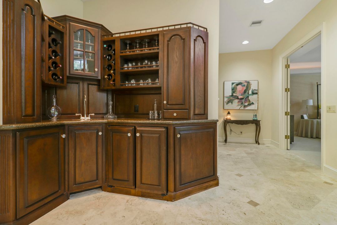 For Sale: $1,695,000 (4 beds, 5 baths, 5297 Square Feet)