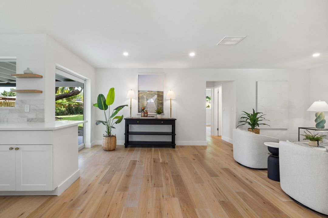 Recently Sold: $749,000 (3 beds, 2 baths, 1600 Square Feet)