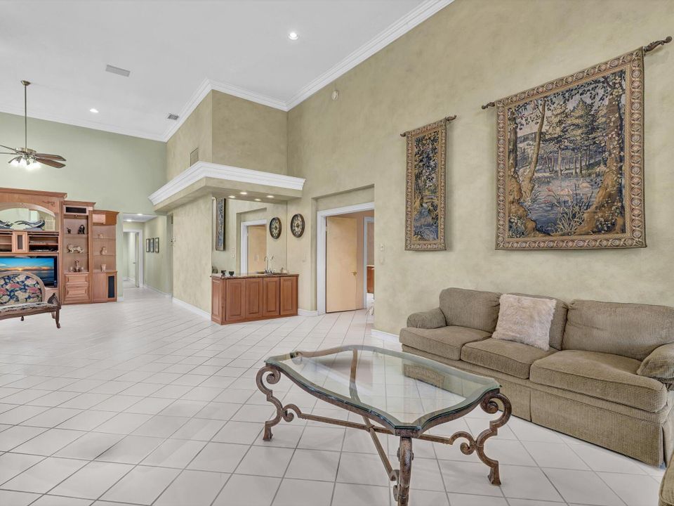 For Rent: $7,500 (3 beds, 2 baths, 2585 Square Feet)