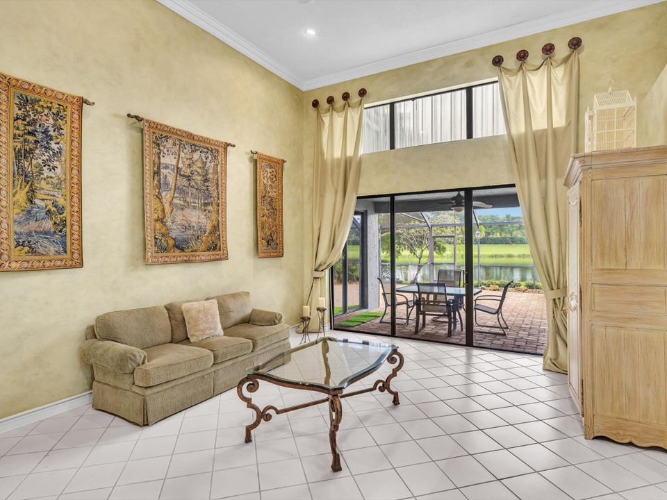 For Rent: $7,500 (3 beds, 2 baths, 2585 Square Feet)