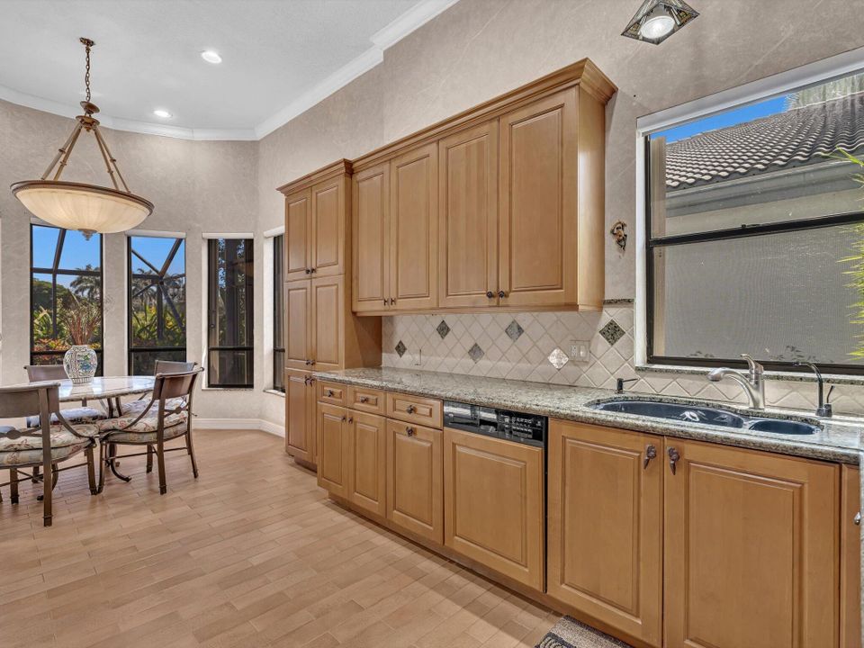 For Rent: $7,500 (3 beds, 2 baths, 2585 Square Feet)