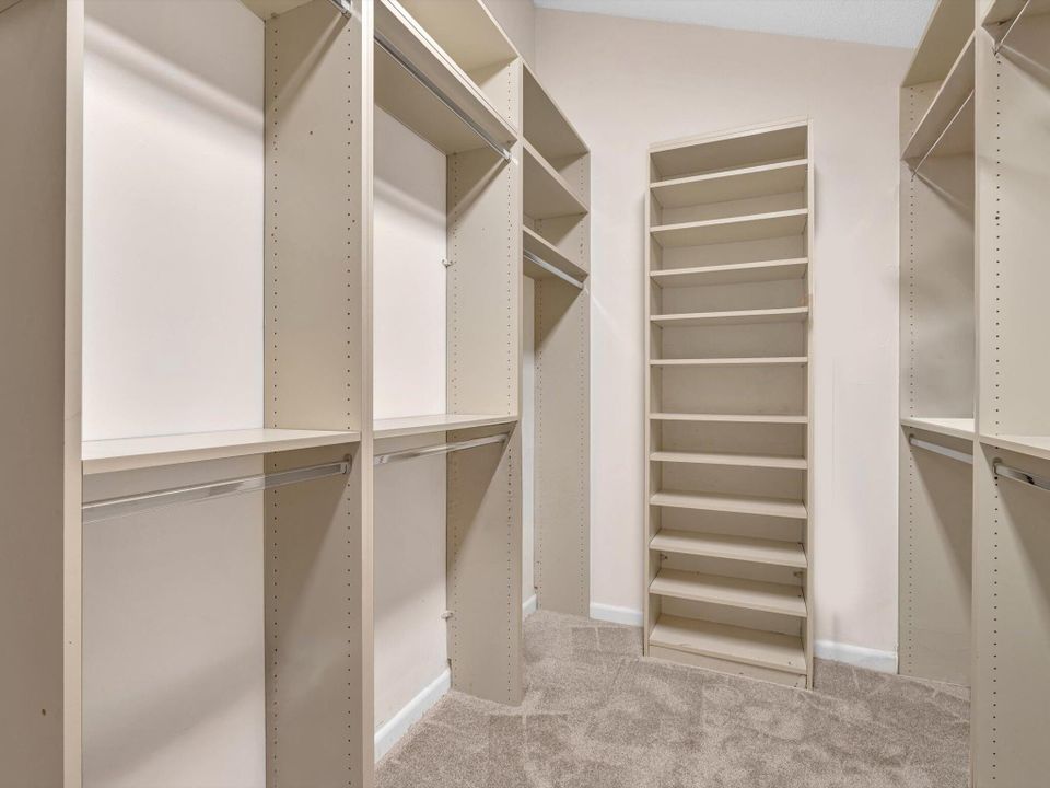 For Rent: $7,500 (3 beds, 2 baths, 2585 Square Feet)