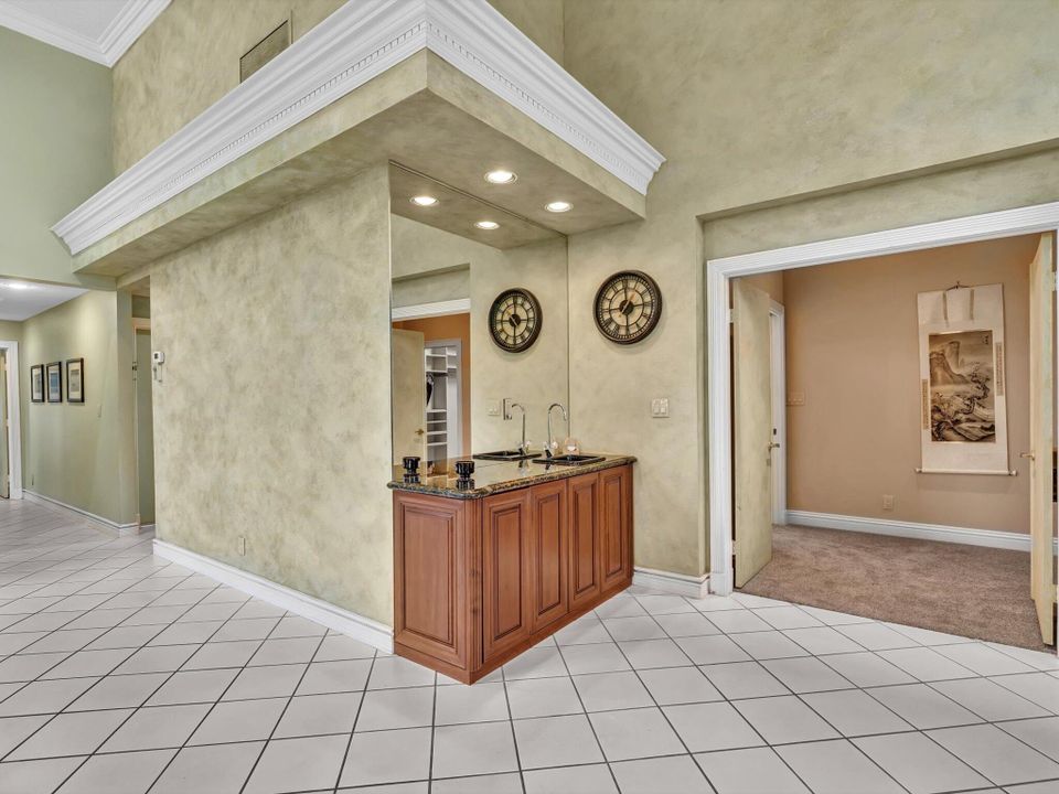 For Rent: $7,500 (3 beds, 2 baths, 2585 Square Feet)