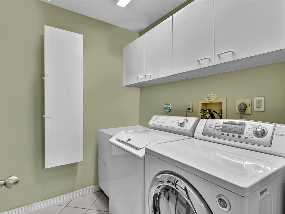 For Rent: $7,500 (3 beds, 2 baths, 2585 Square Feet)