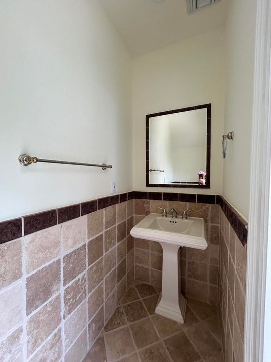 待售: $1,550,000 (5 贝兹, 3 浴室, 5464 平方英尺)