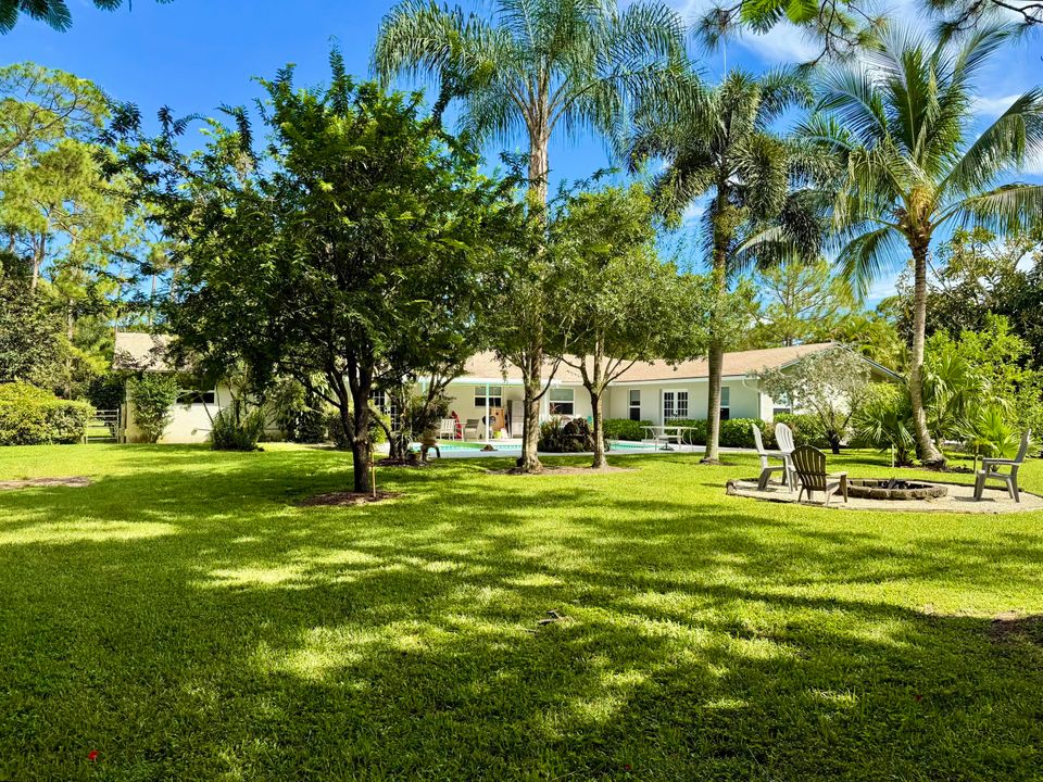 合同活跃: $950,000 (4 贝兹, 2 浴室, 2696 平方英尺)