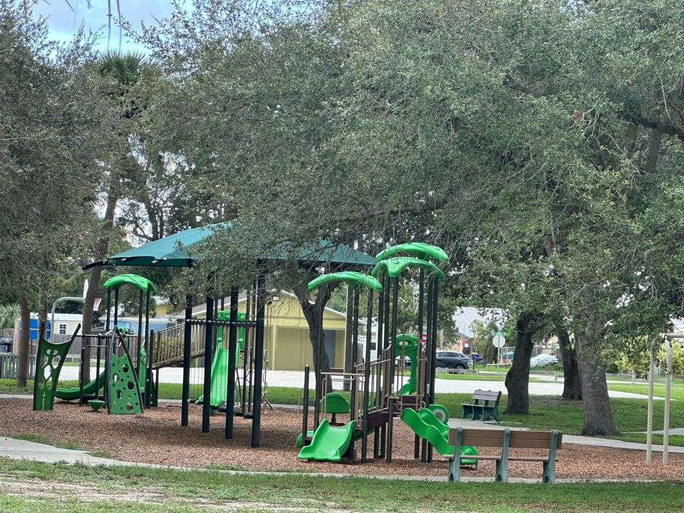 For Sale: $375,000 (3 beds, 2 baths, 1436 Square Feet)