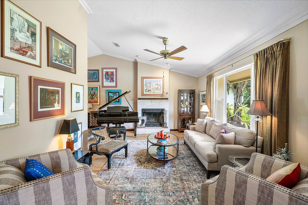 На продажу: $769,000 (5 спален, 3 ванн, 3543 Квадратных фут)