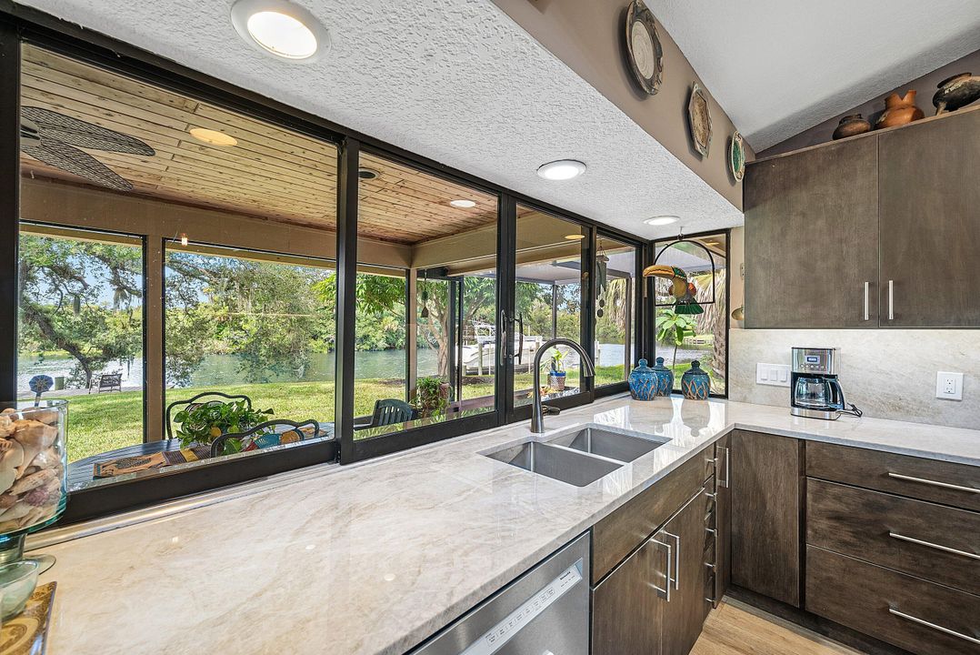 На продажу: $769,000 (5 спален, 3 ванн, 3543 Квадратных фут)