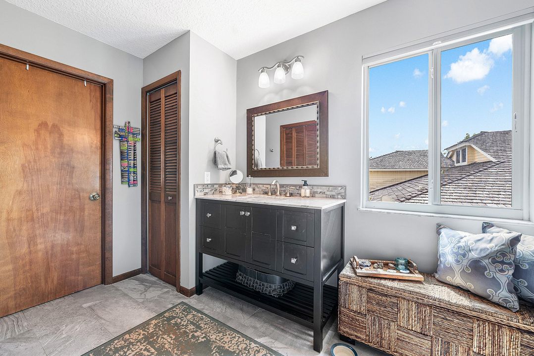 На продажу: $769,000 (5 спален, 3 ванн, 3543 Квадратных фут)