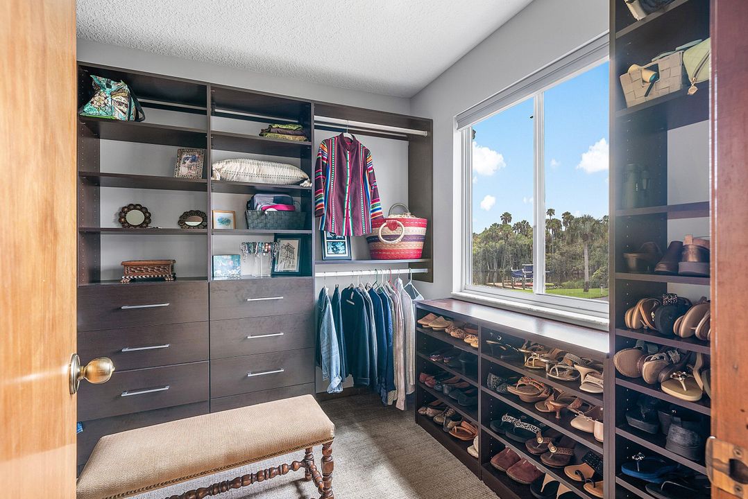 На продажу: $769,000 (5 спален, 3 ванн, 3543 Квадратных фут)