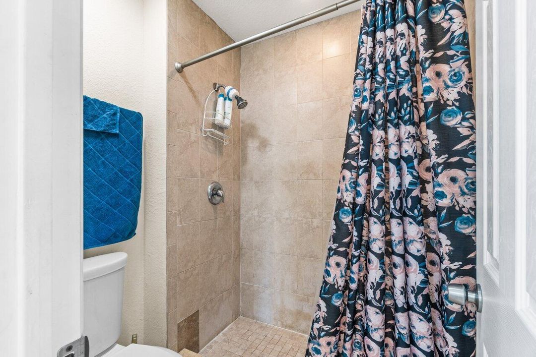 Active With Contract: $2,100 (2 beds, 2 baths, 1165 Square Feet)