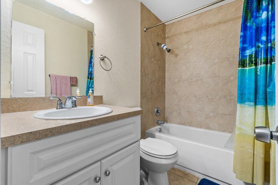 Active With Contract: $2,100 (2 beds, 2 baths, 1165 Square Feet)