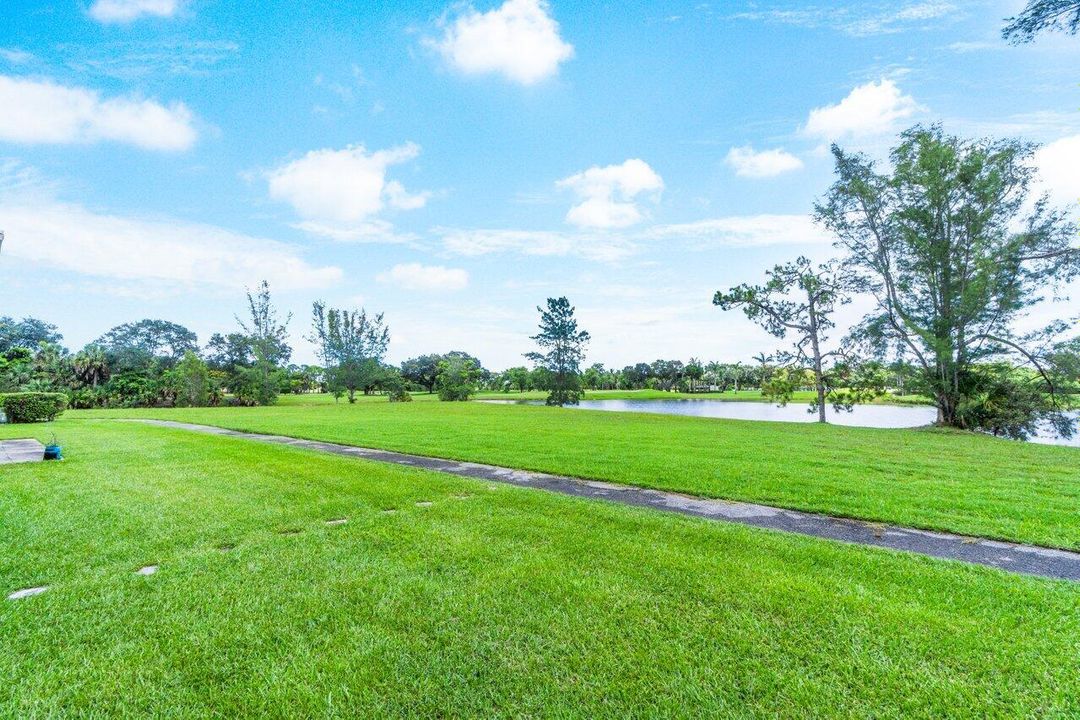 Active With Contract: $2,100 (2 beds, 2 baths, 1165 Square Feet)