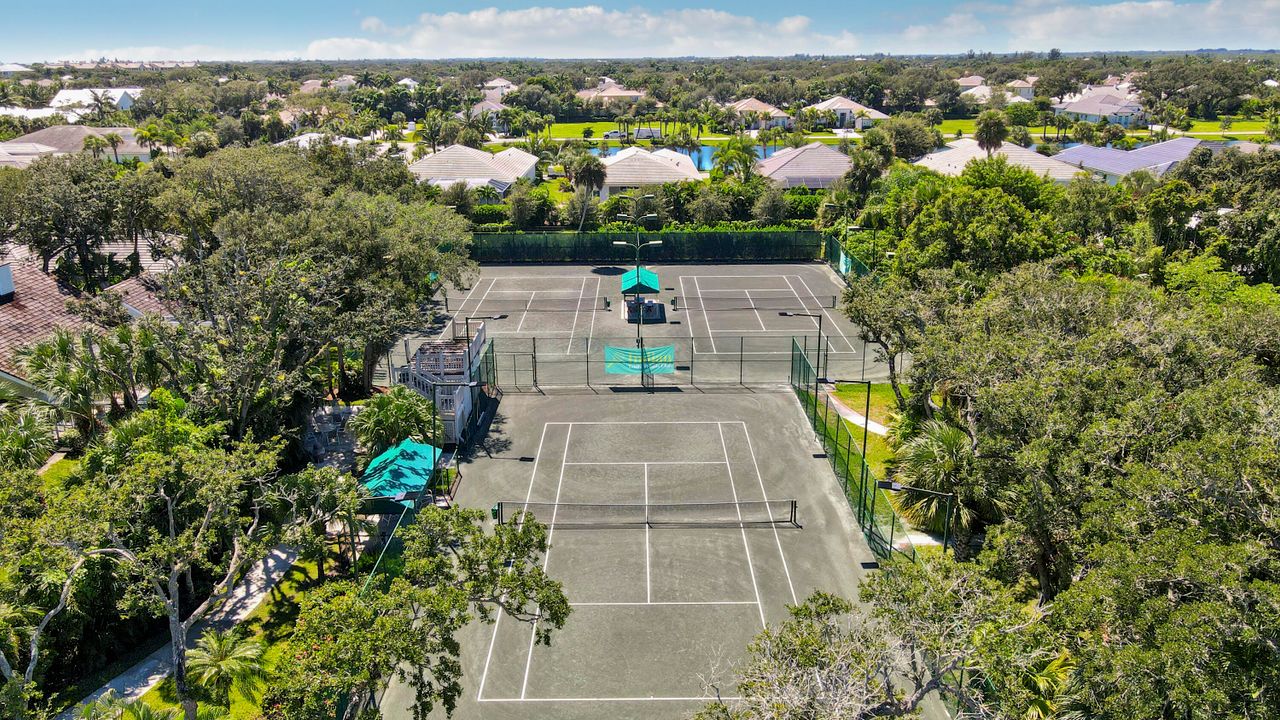 For Sale: $1,695,000 (4 beds, 5 baths, 5297 Square Feet)