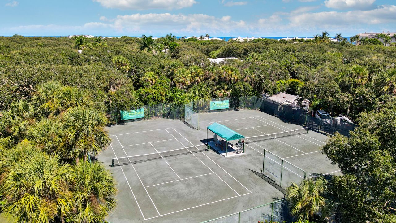 For Sale: $1,695,000 (4 beds, 5 baths, 5297 Square Feet)