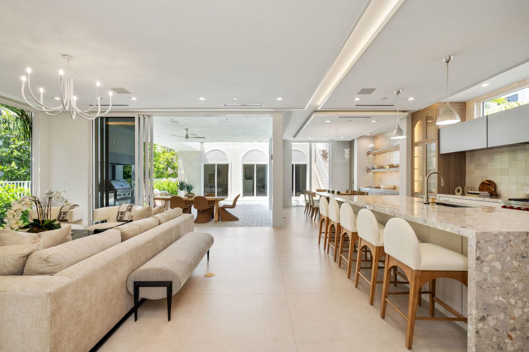 En Venta: $5,495,000 (5 camas, 5 baños, 4813 Pies cuadrados)