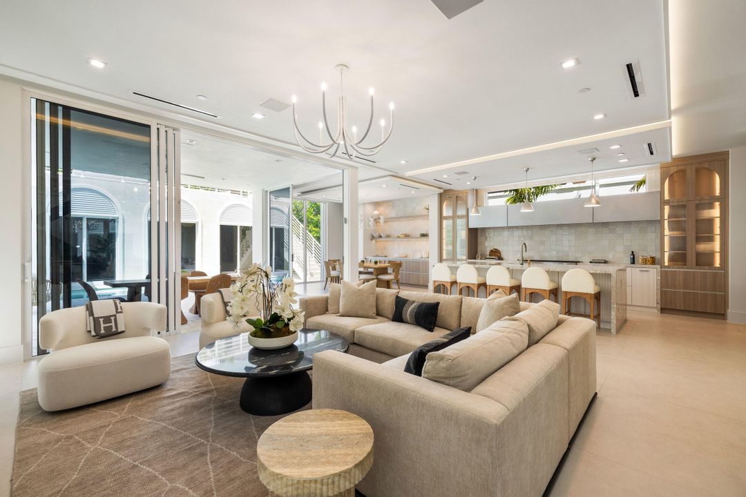 En Venta: $5,495,000 (5 camas, 5 baños, 4813 Pies cuadrados)