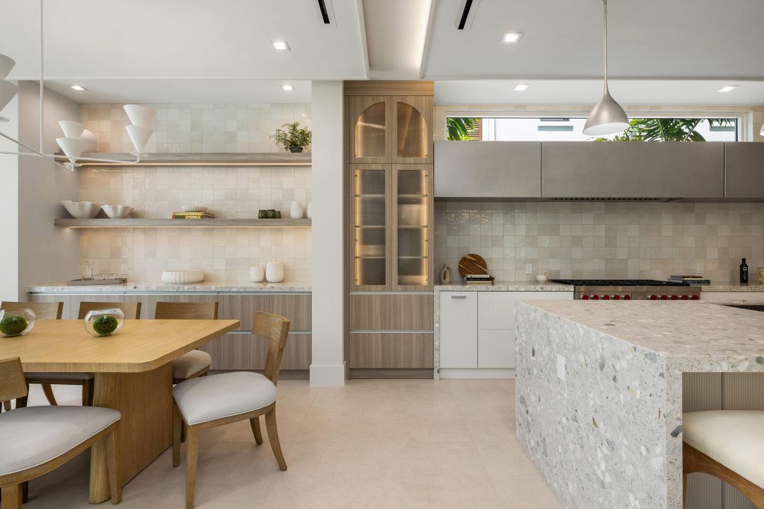 En Venta: $5,495,000 (5 camas, 5 baños, 4813 Pies cuadrados)