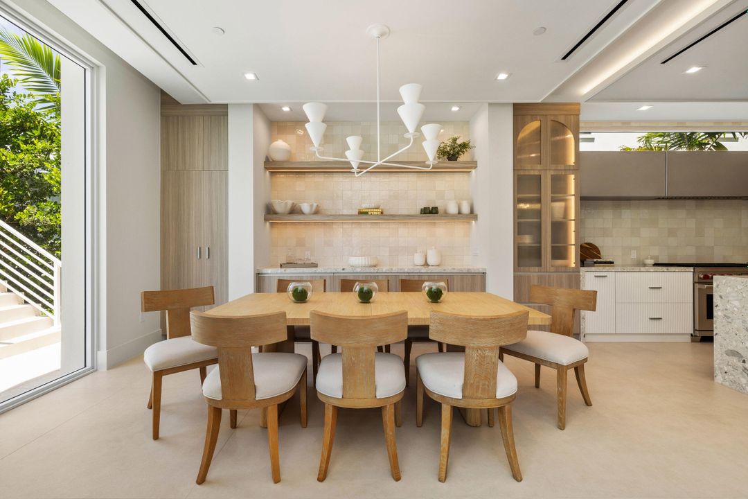 En Venta: $5,495,000 (5 camas, 5 baños, 4813 Pies cuadrados)