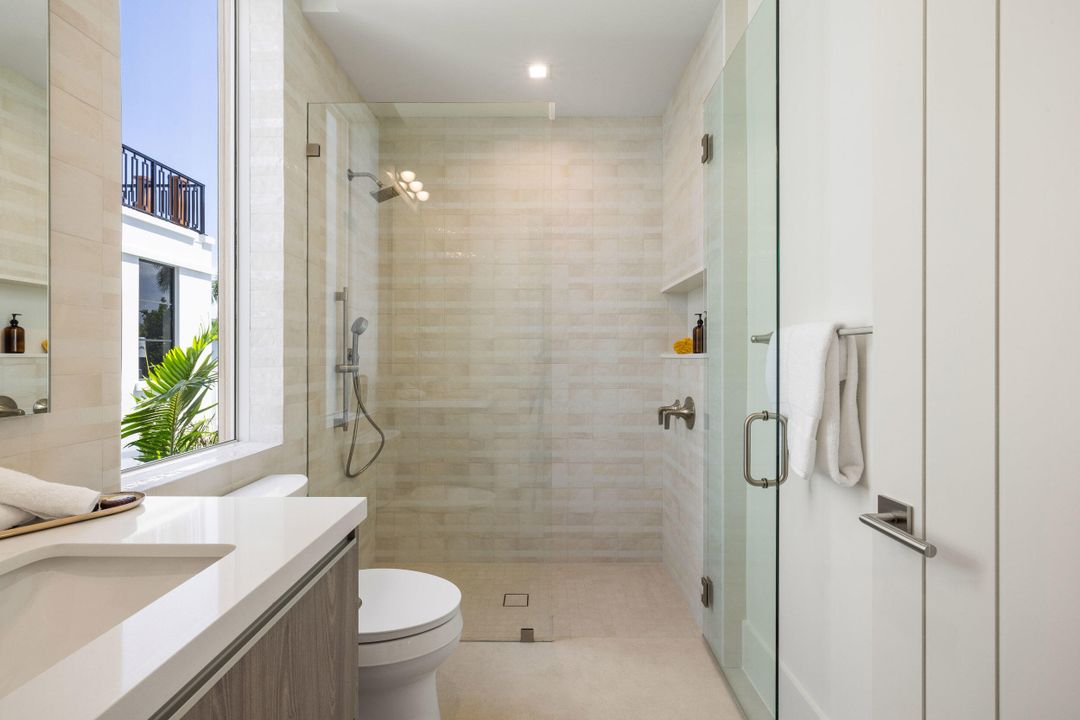 En Venta: $5,495,000 (5 camas, 5 baños, 4813 Pies cuadrados)