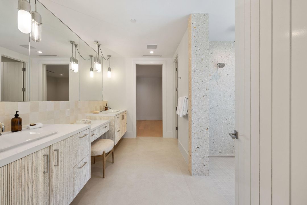 En Venta: $5,495,000 (5 camas, 5 baños, 4813 Pies cuadrados)