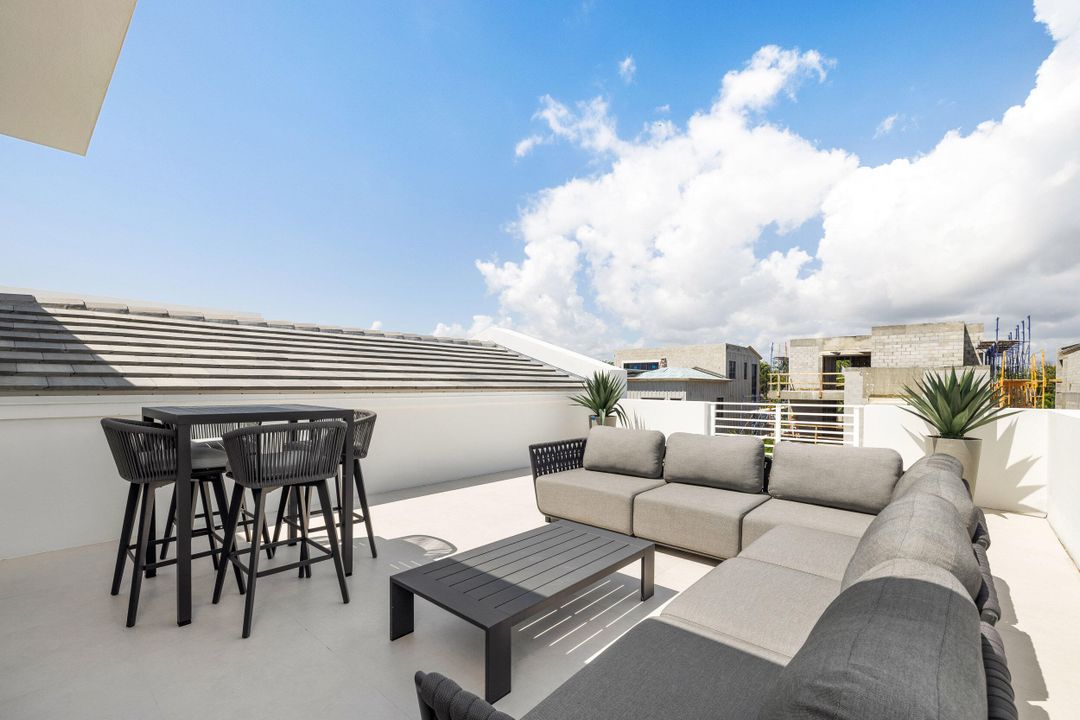 En Venta: $5,495,000 (5 camas, 5 baños, 4813 Pies cuadrados)