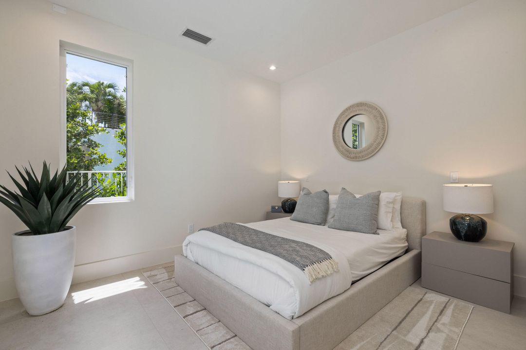 En Venta: $5,495,000 (5 camas, 5 baños, 4813 Pies cuadrados)