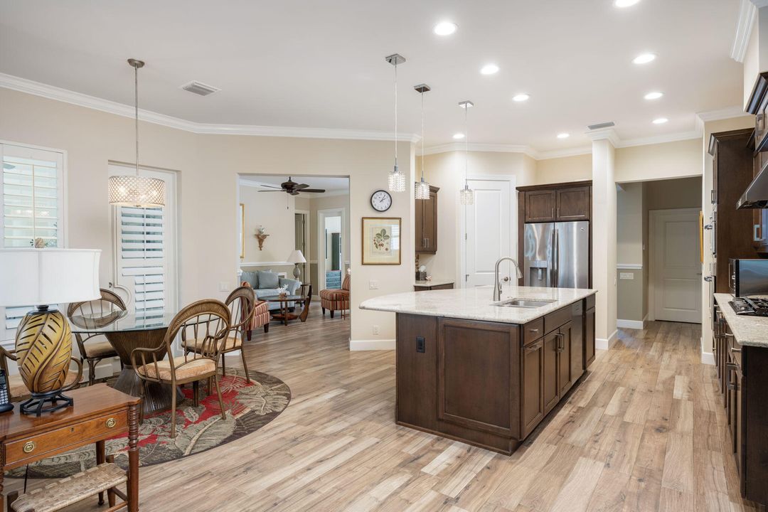 待售: $1,799,000 (4 贝兹, 3 浴室, 2854 平方英尺)