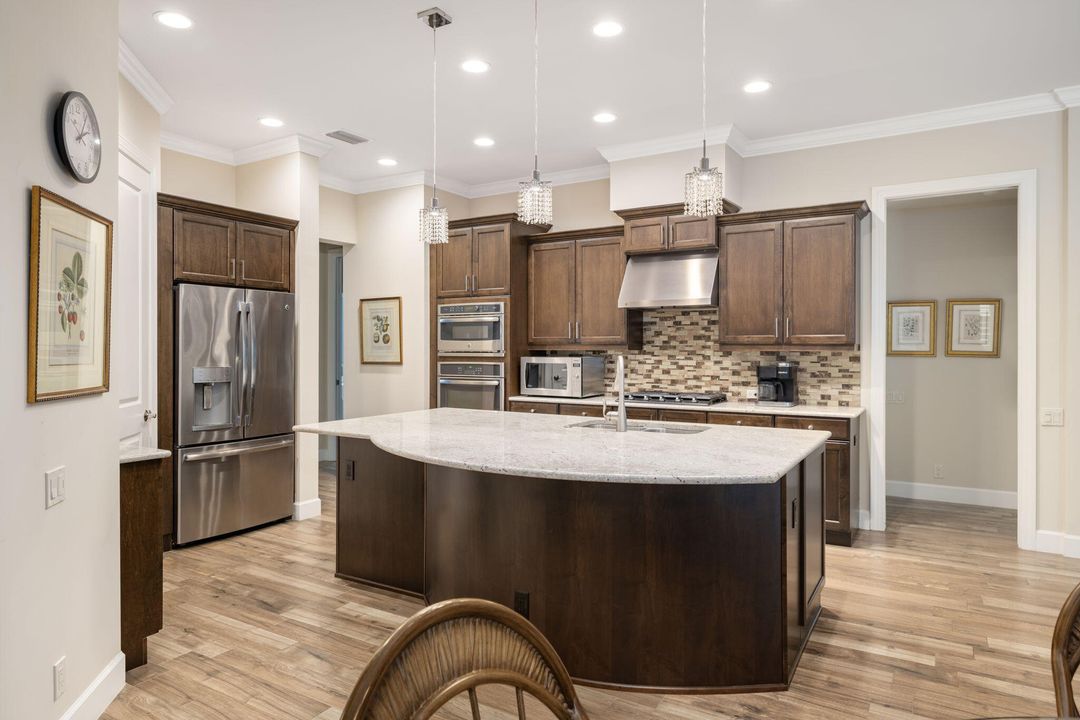 待售: $1,799,000 (4 贝兹, 3 浴室, 2854 平方英尺)