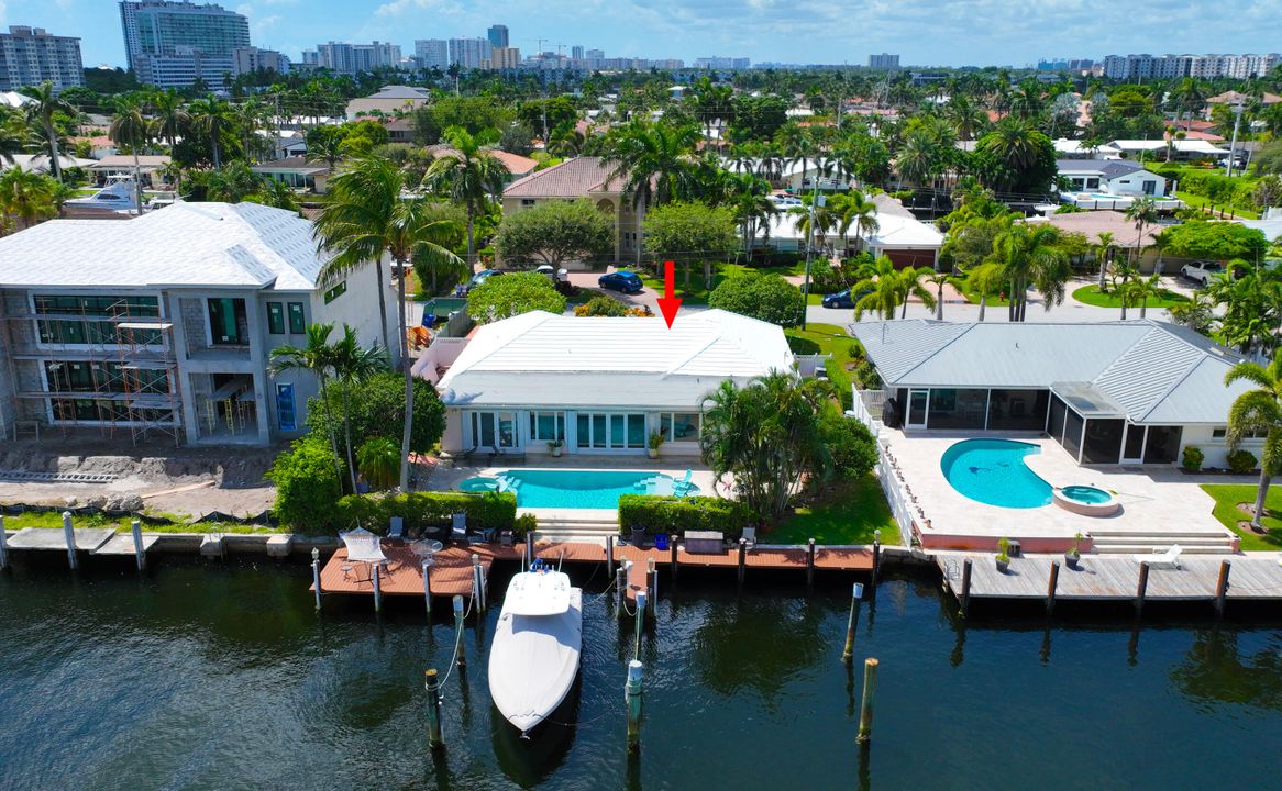 Recently Sold: $1,640,000 (3 beds, 2 baths, 2400 Square Feet)