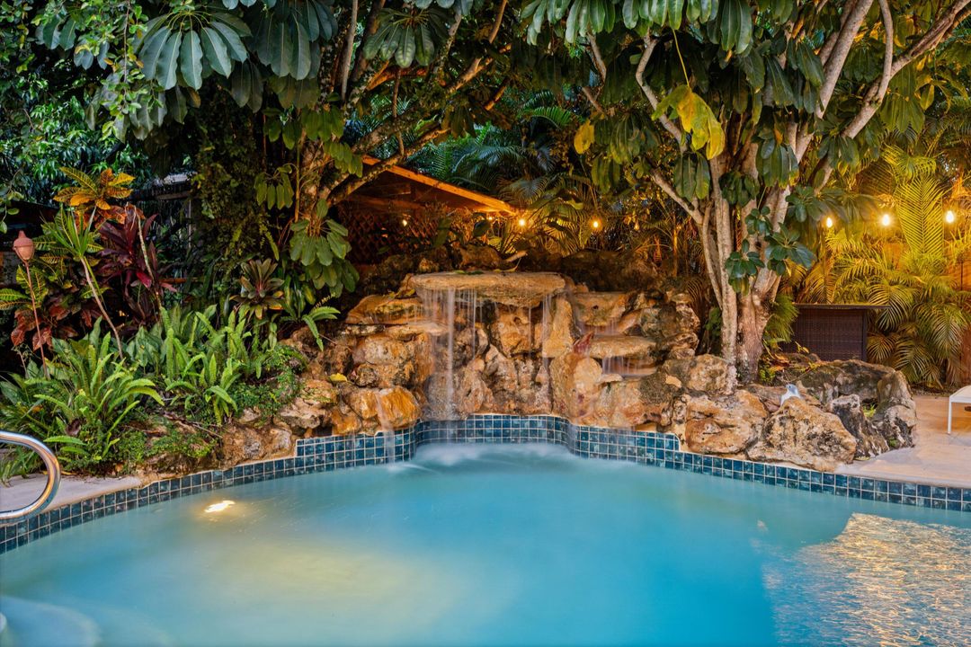 For Sale: $1,874,000 (5 beds, 4 baths, 4032 Square Feet)