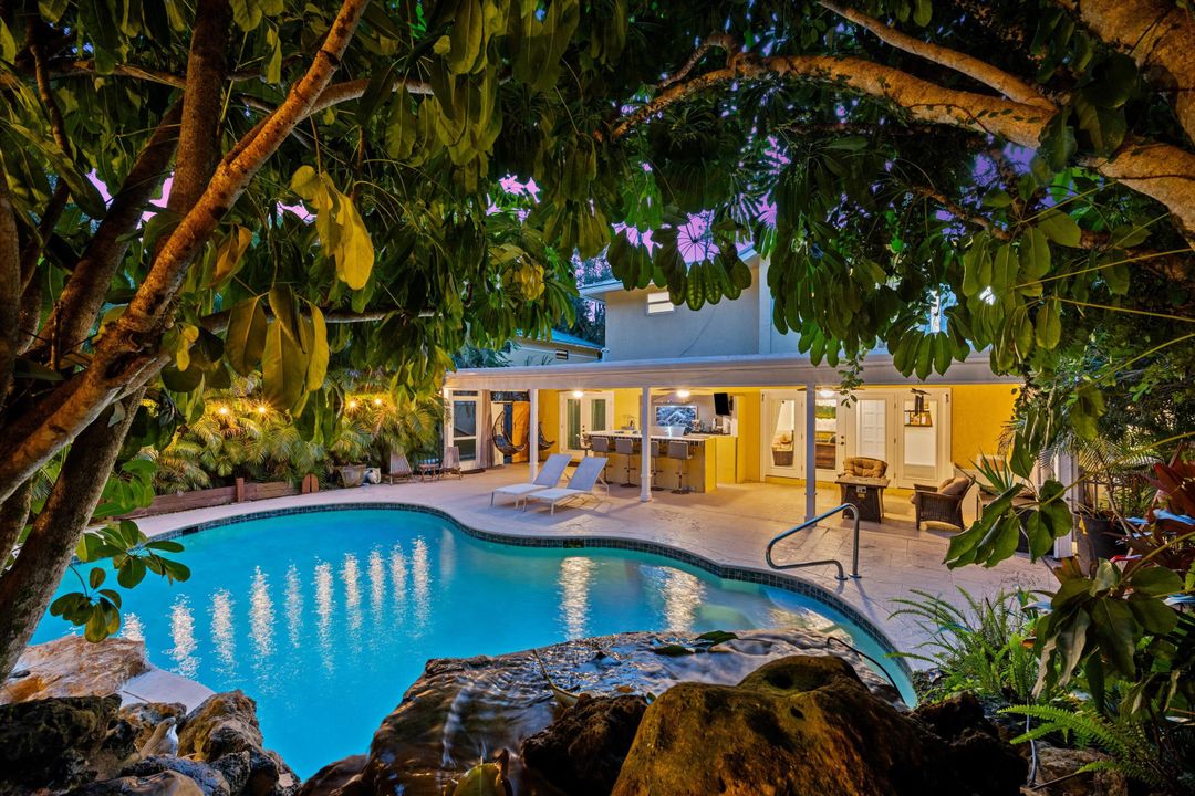 For Sale: $1,874,000 (5 beds, 4 baths, 4032 Square Feet)