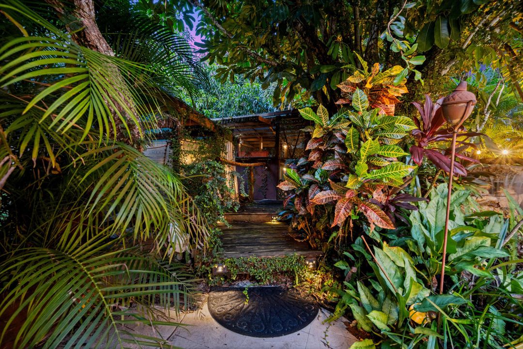 For Sale: $1,874,000 (5 beds, 4 baths, 4032 Square Feet)