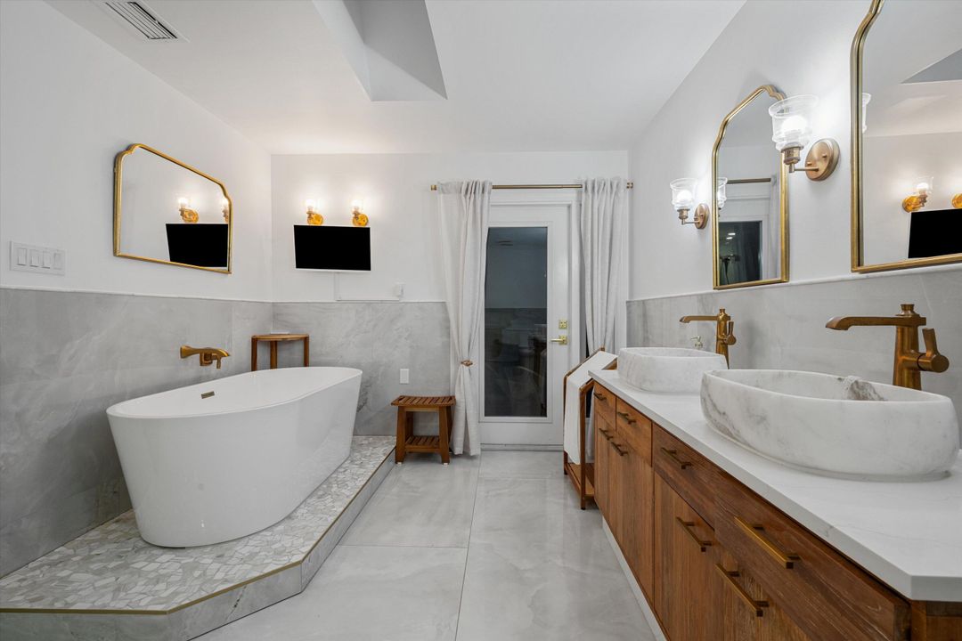 For Sale: $1,874,000 (5 beds, 4 baths, 4032 Square Feet)