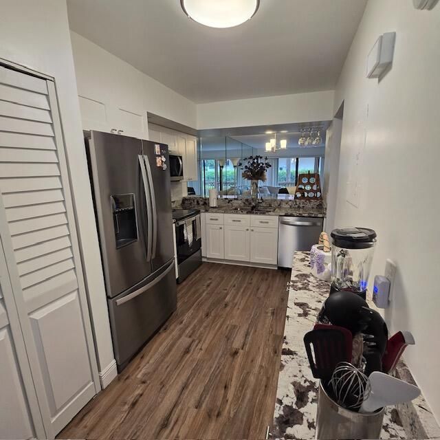 Activo con contrato: $2,700 (2 camas, 2 baños, 1180 Pies cuadrados)