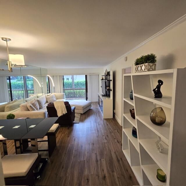 Activo con contrato: $2,700 (2 camas, 2 baños, 1180 Pies cuadrados)