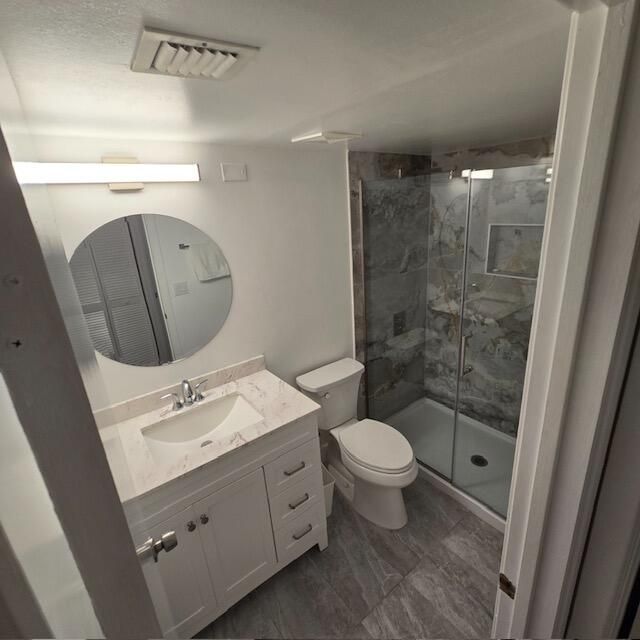 Activo con contrato: $2,700 (2 camas, 2 baños, 1180 Pies cuadrados)