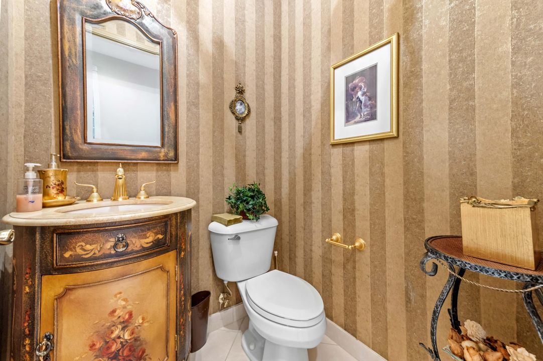 Activo con contrato: $699,000 (4 camas, 2 baños, 2831 Pies cuadrados)