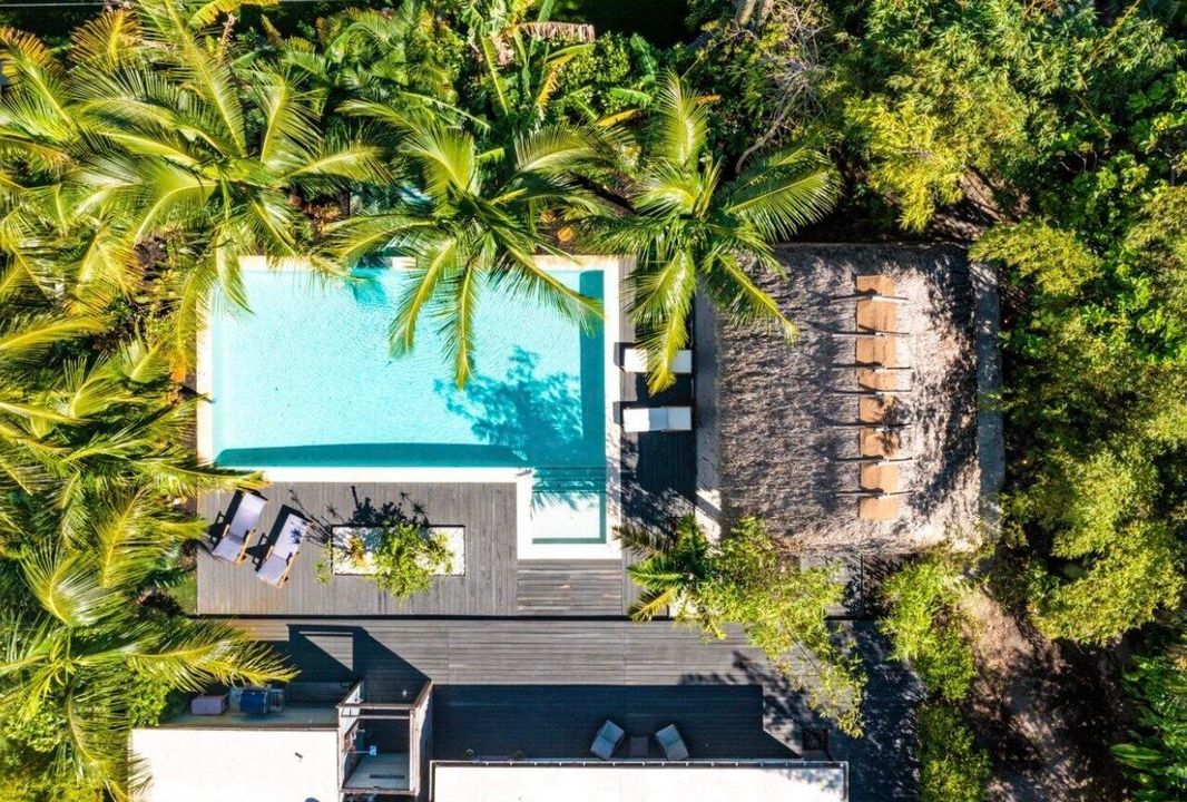 Recently Sold: $1,895,000 (3 beds, 2 baths, 2171 Square Feet)