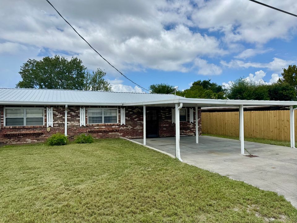 For Sale: $260,000 (3 beds, 2 baths, 2109 Square Feet)