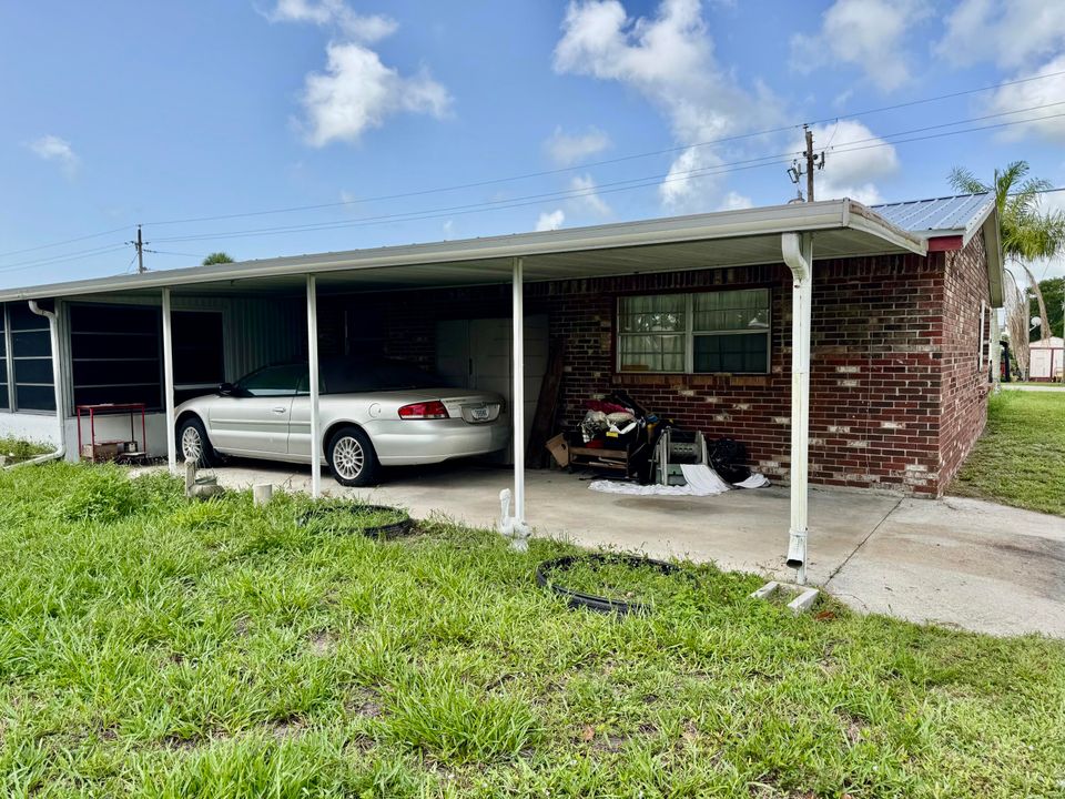 For Sale: $260,000 (3 beds, 2 baths, 2109 Square Feet)