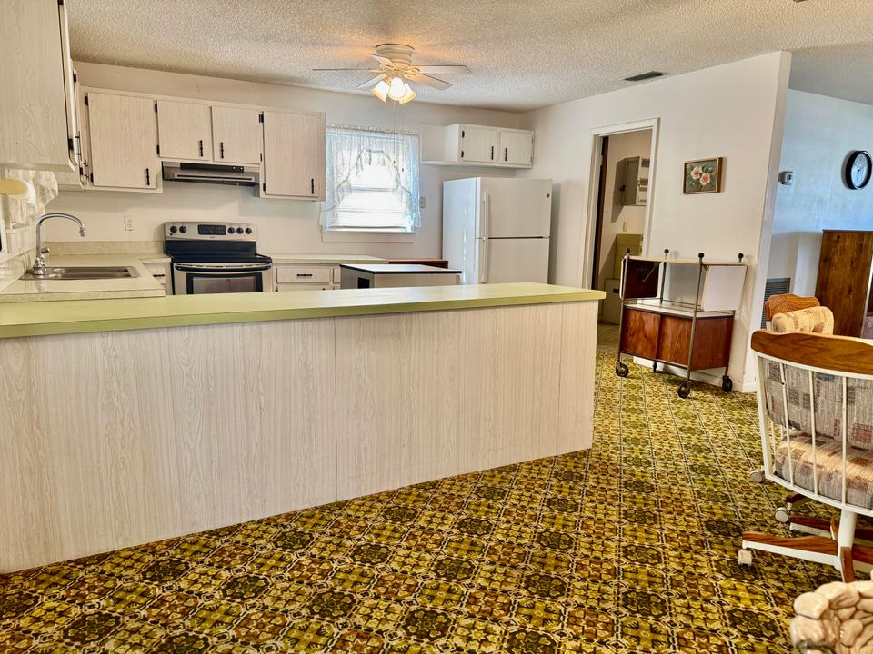 For Sale: $260,000 (3 beds, 2 baths, 2109 Square Feet)