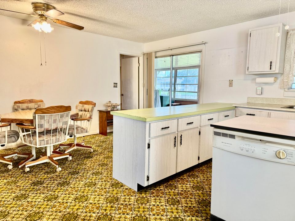 For Sale: $260,000 (3 beds, 2 baths, 2109 Square Feet)