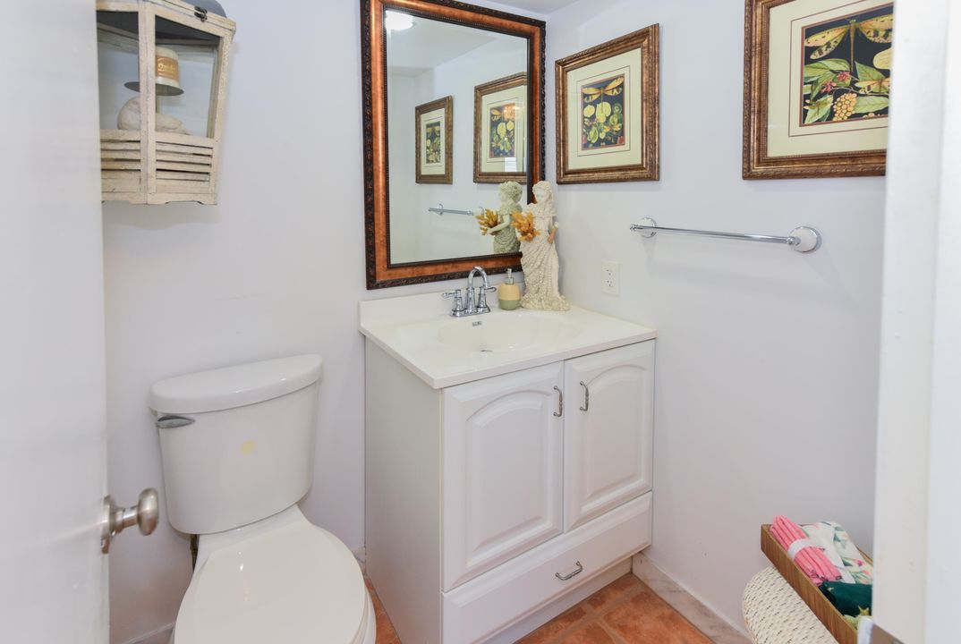 合同活跃: $1,950 (1 贝兹, 1 浴室, 890 平方英尺)