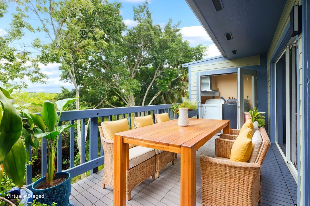 待售: $215,000 (2 贝兹, 1 浴室, 826 平方英尺)