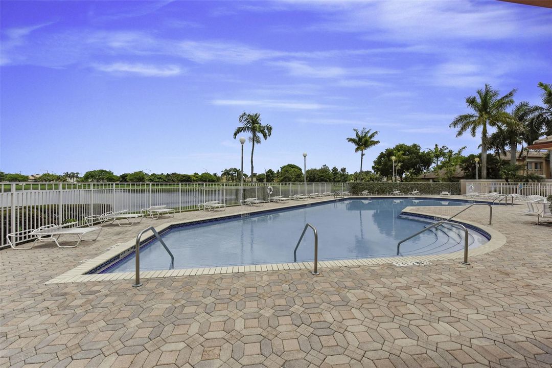 For Sale: $432,900 (3 beds, 3 baths, 1468 Square Feet)