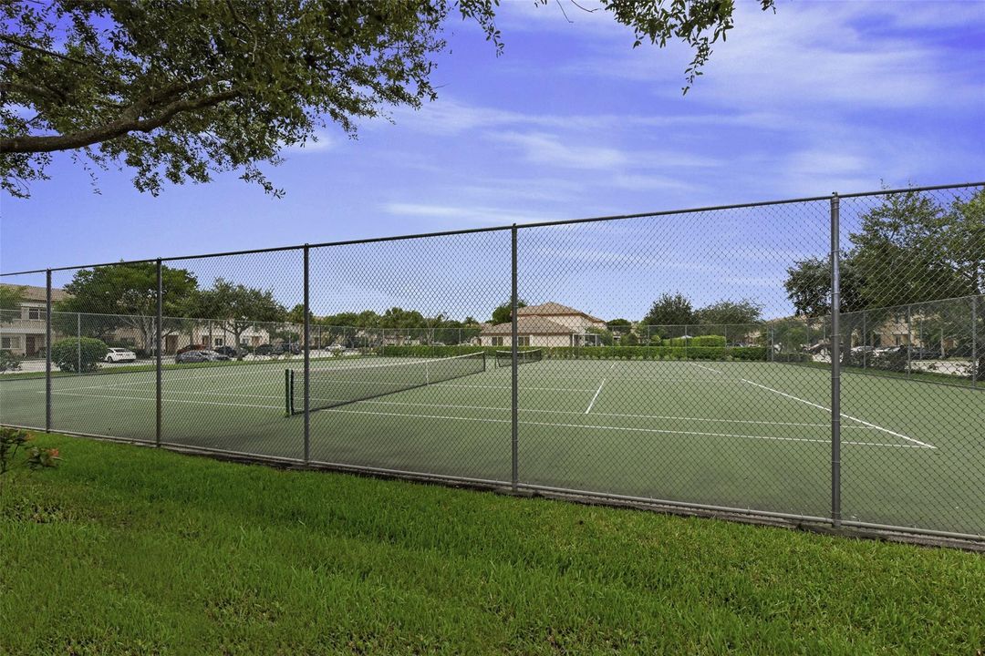 For Sale: $432,900 (3 beds, 3 baths, 1468 Square Feet)