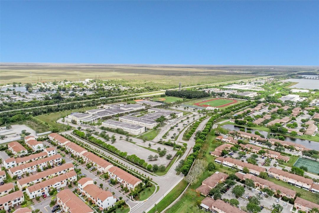 For Sale: $432,900 (3 beds, 3 baths, 1468 Square Feet)